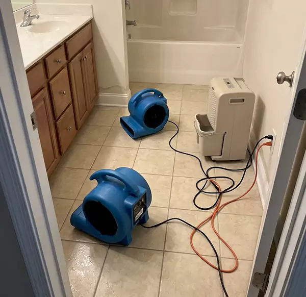 Why Homeowners & Businesses Choose Water Damage Oxnard for Flooded Bathroom Services in Oxnard, CA?
